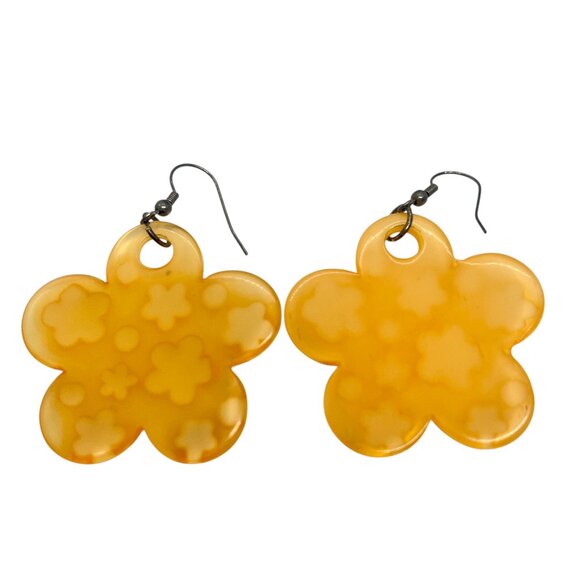 VINTAGE LUCITE FLOWER POWER EARRINGS YELLOW POP ART 60S 80S GROOVY STATEMENT - Picture 12 of 13